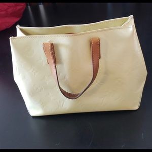 Authentic Louis Vuitton Handbag (MI1025)
